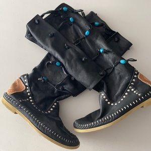 LAKOTA black leather boots